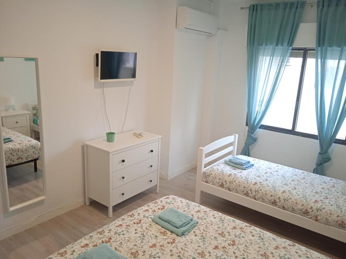 Апартаменты Apartamento Con Encanto 'Larios Luxy' Малага Экстерьер фото